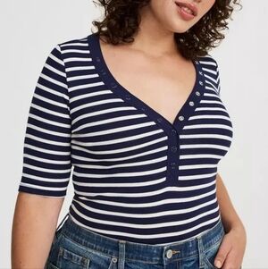 NEW Torrid Ribbed Knit Striped Henley Top Sz L/0X NWT White/Navy Blue
